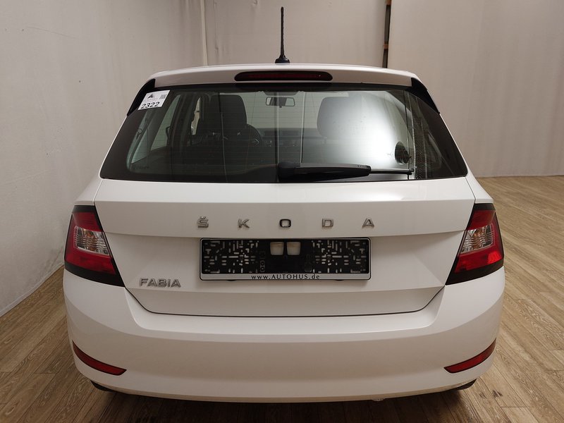 Škoda Fabia 1.0 • AHK — 14