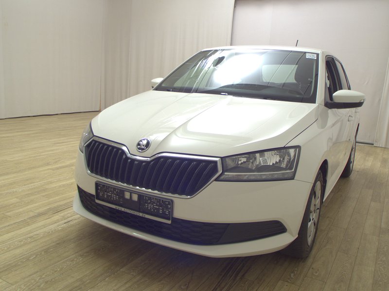 Škoda Fabia 1.0 • AHK — 2