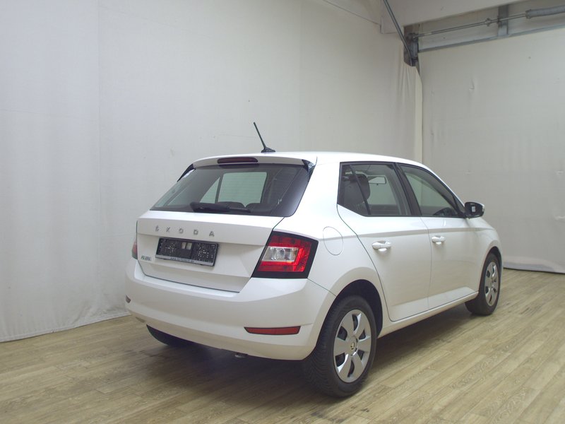 Škoda Fabia 1.0 • AHK — 4