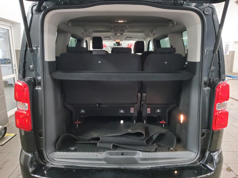 Peugeot Traveller 2.0 BlueHDi Business-Line automatik • AHK • grijanje sjedala — 11