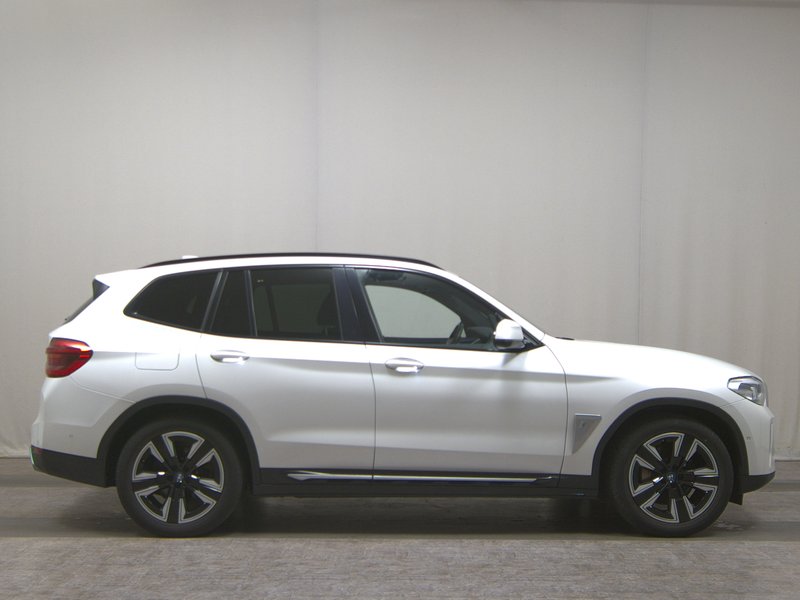 BMW iX3 Inspiring • LED • električna peta vrata
