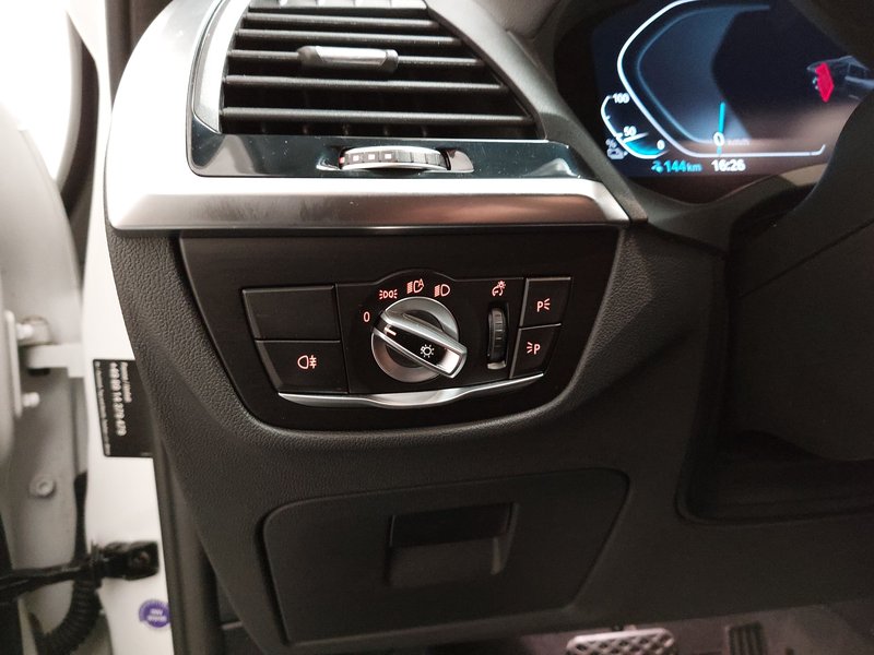 BMW iX3 Inspiring • LED • električna peta vrata — 7