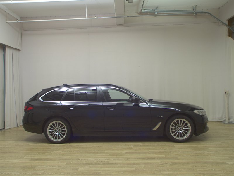 BMW 530e Touring automatik • ACC • električna vrata prtljažnika