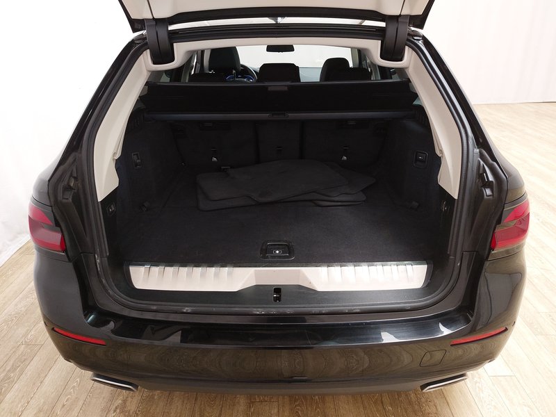 BMW 530e Touring automatik • ACC • električna vrata prtljažnika — 18