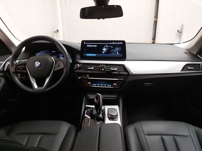 BMW 530e Touring automatik • ACC • električna vrata prtljažnika — 19