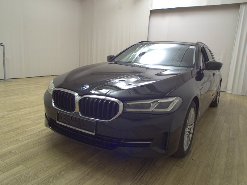 BMW 530e Touring automatik • ACC • električna vrata prtljažnika — 2