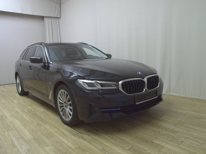 BMW 530e Touring automatik • ACC • električna vrata prtljažnika — 3