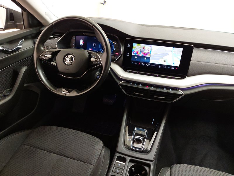 Škoda Octavia Combi 2.0 TDI automatik Style • HUD • Full LED — 18