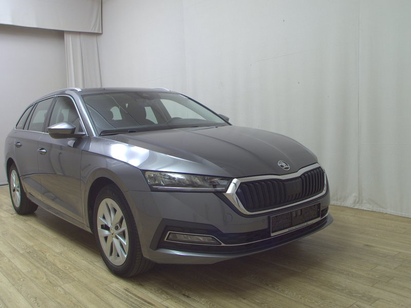 Škoda Octavia Combi 2.0 TDI automatik Style • HUD • Full LED — 3