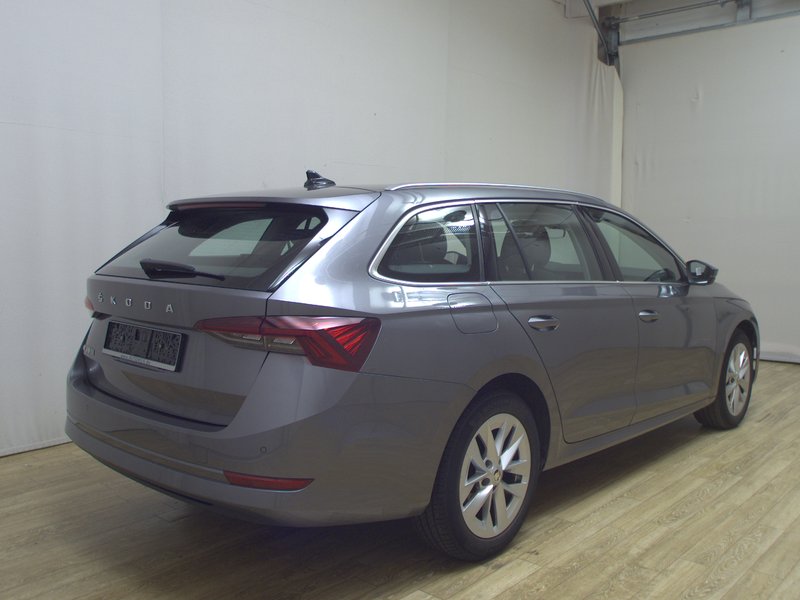 Škoda Octavia Combi 2.0 TDI automatik Style • HUD • Full LED — 4
