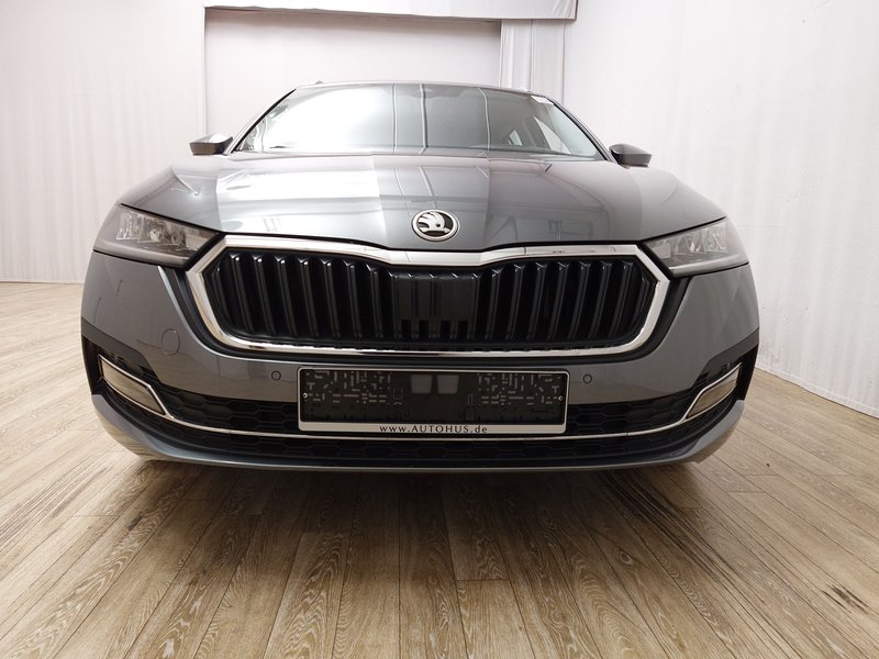 Škoda Octavia Combi 2.0 TDI automatik Style • HUD • Full LED — 9
