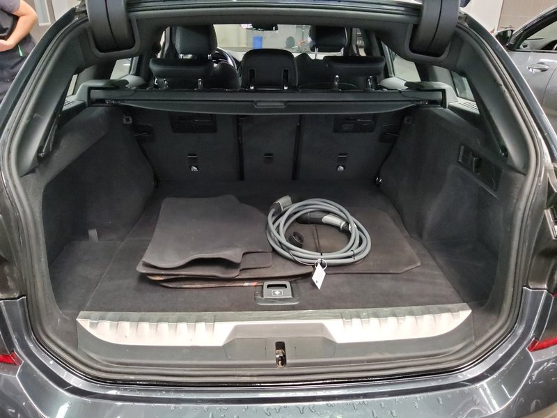BMW 330e Touring automatik M Sport • HUD • Laser LED — 12