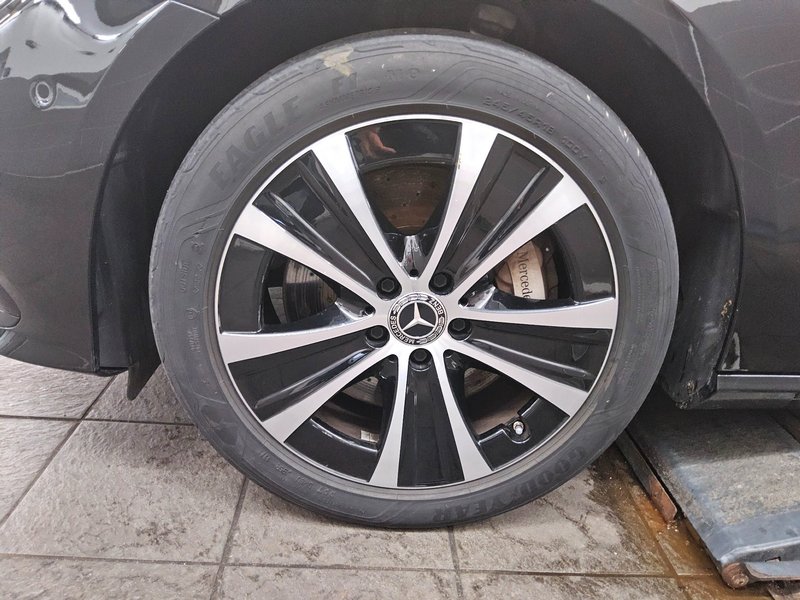Mercedes-Benz E 300 e karavan automatik Avantgarde • panorama • ACC — 11