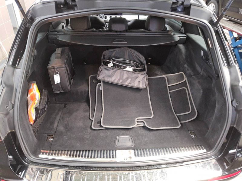 Mercedes-Benz E 300 e karavan automatik Avantgarde • panorama • ACC — 13