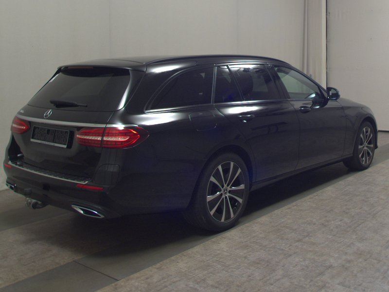 Mercedes-Benz E 300 e karavan automatik Avantgarde • panorama • ACC — 4