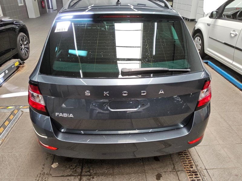 Škoda Fabia Kombi 1.0 TSI Ambition — 10