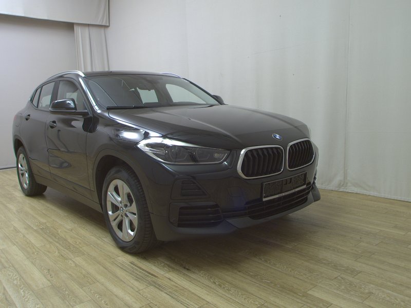 BMW X2 xDrive20d automatik Advantage • ACC • el. peta vrata — 3