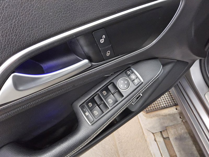 Mercedes-Benz CLA 220 Shooting Brake 4MATIC automatik Urban • LED — 9