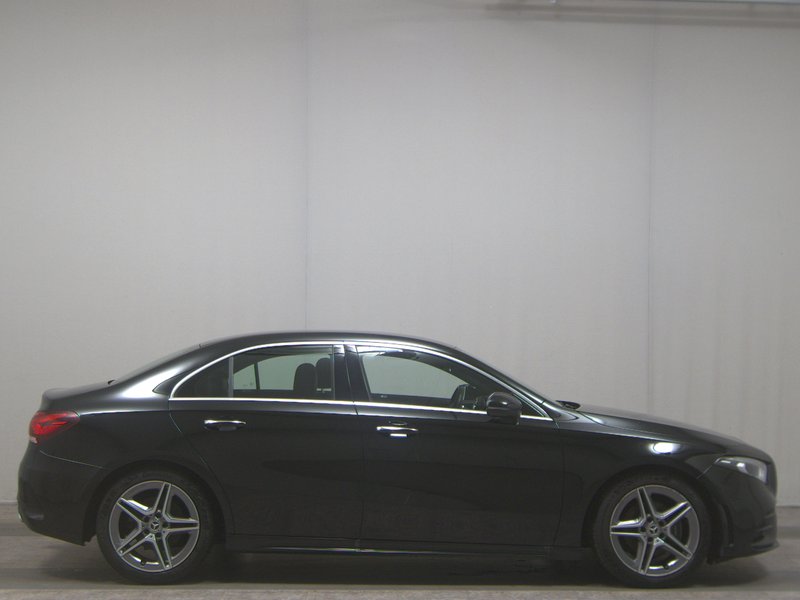 Mercedes-Benz A 200 automatik AMG Line • LED • digitalni instrumenti