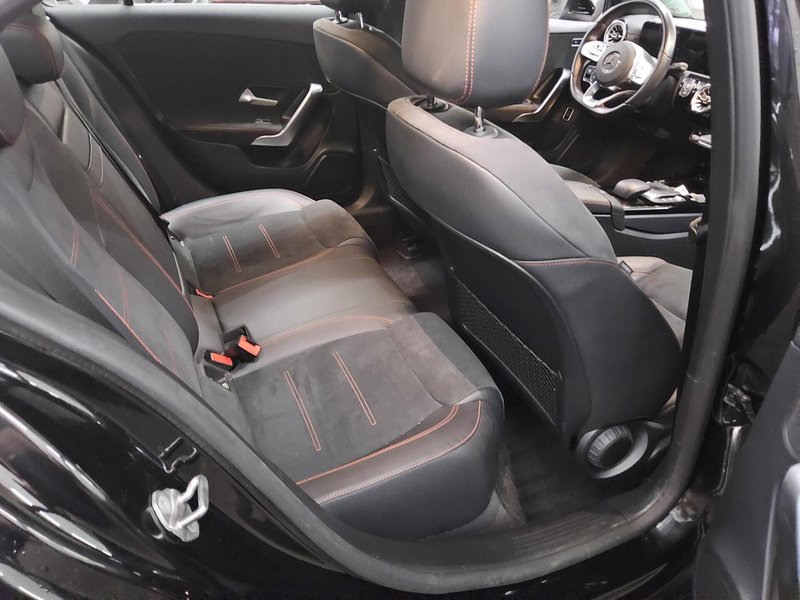 Mercedes-Benz A 200 automatik AMG Line • LED • digitalni instrumenti — 13
