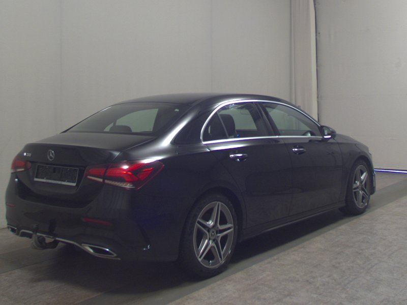 Mercedes-Benz A 200 automatik AMG Line • LED • digitalni instrumenti — 4