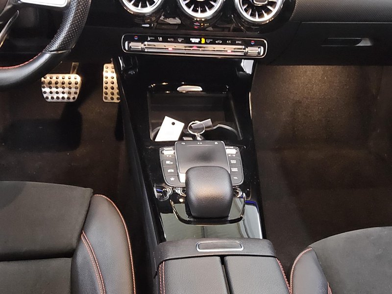 Mercedes-Benz A 200 automatik AMG Line • LED • digitalni instrumenti — 6