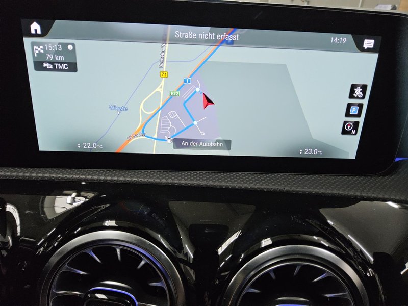 Mercedes-Benz A 200 automatik AMG Line • LED • digitalni instrumenti — 7