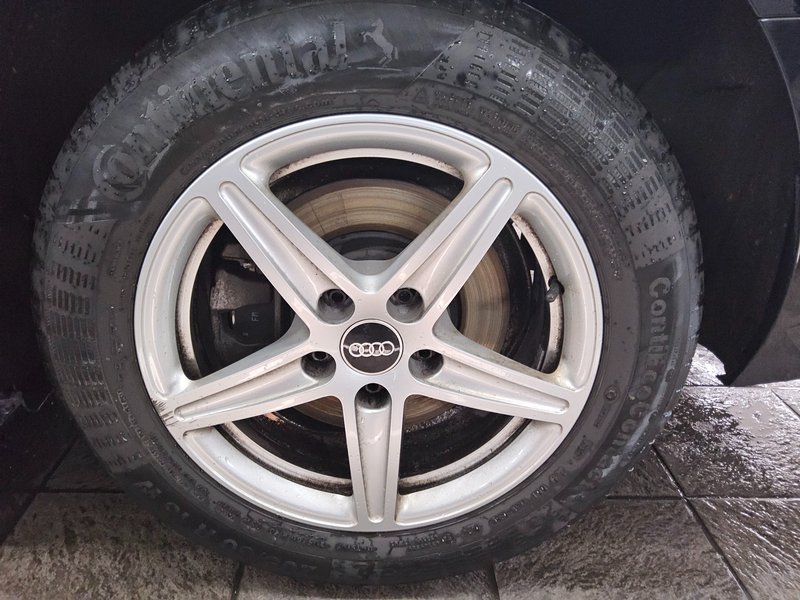 Audi A4 Avant 35 TDI automatik • koža • LED — 10