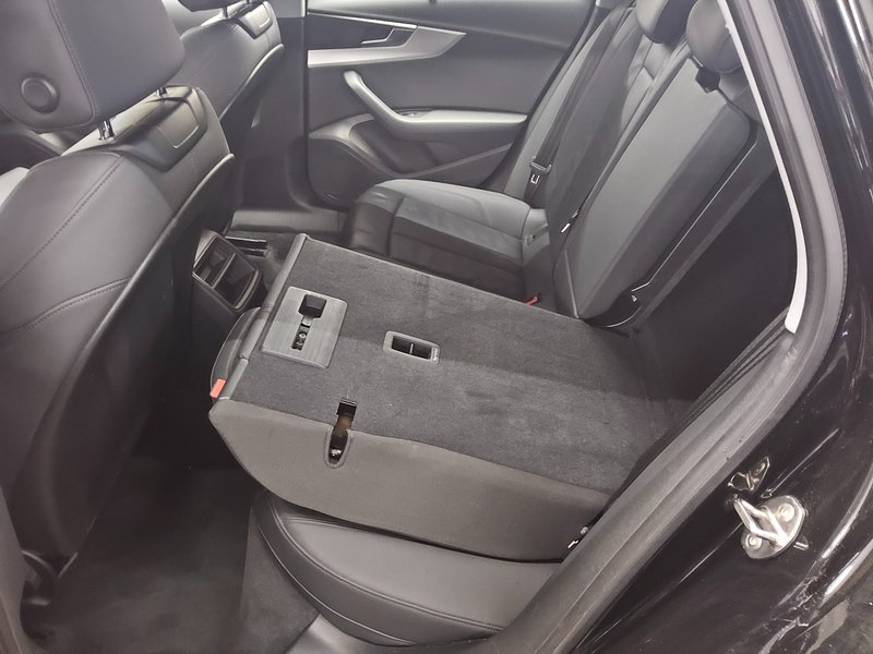 Audi A4 Avant 35 TDI automatik • koža • LED — 12