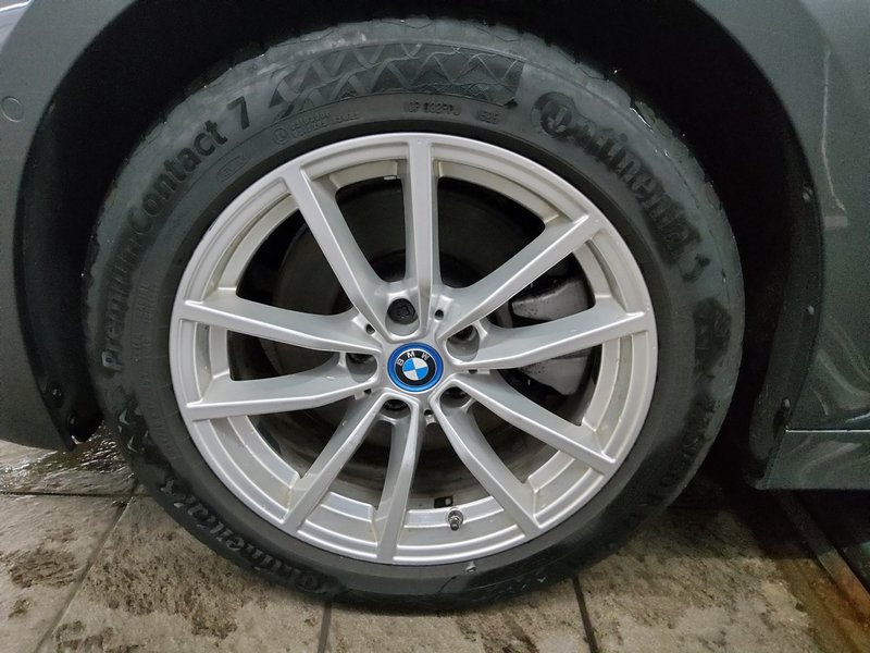 BMW 320e automatik Advantage • koža • LED — 11