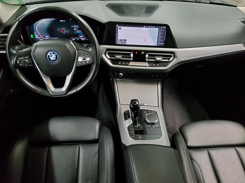 BMW 320e automatik Advantage • koža • LED — 5