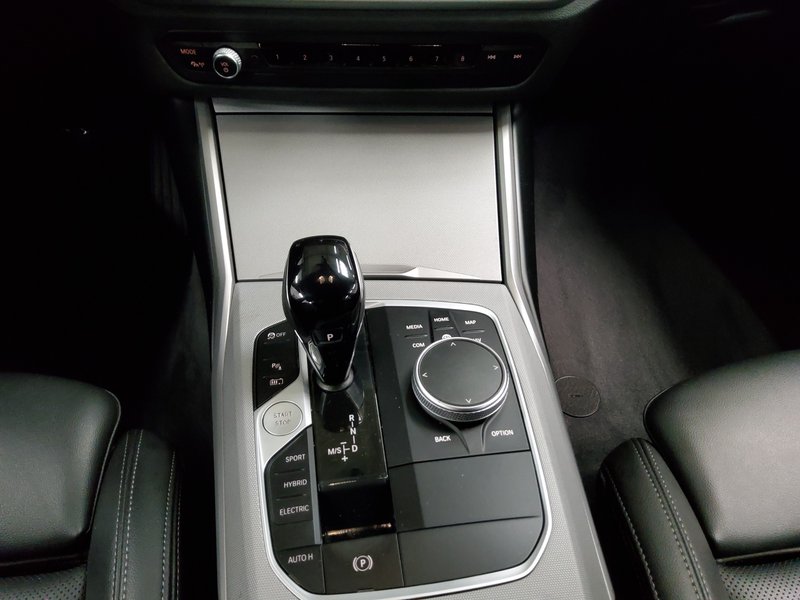 BMW 320e automatik Advantage • koža • LED — 6