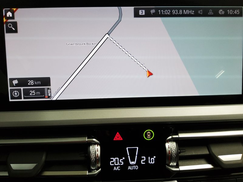 BMW 320e automatik Advantage • koža • LED — 7