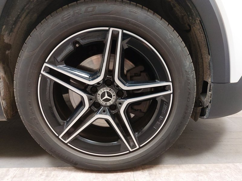 Mercedes-Benz GLB 200 d automatik AMG Line • ACC • digitalni instrumenti — 11
