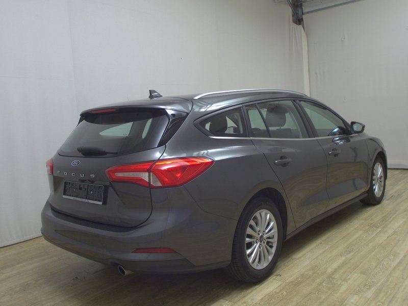 Ford Focus Turnier 1.5 EcoBlue automatik Titanium • bežično punjenje • Full LED — 4