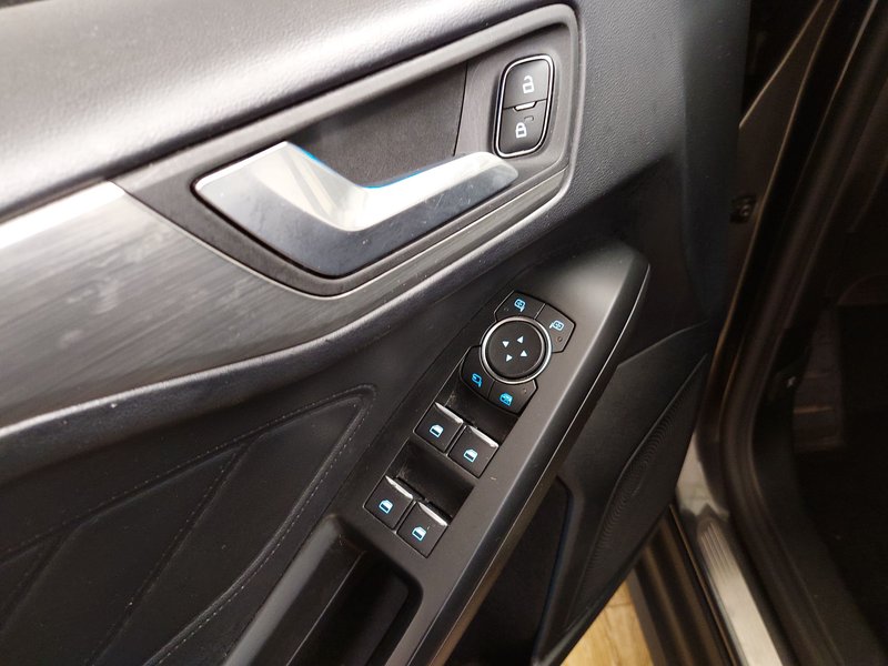 Ford Focus Turnier 1.5 EcoBlue automatik Titanium • bežično punjenje • Full LED — 5