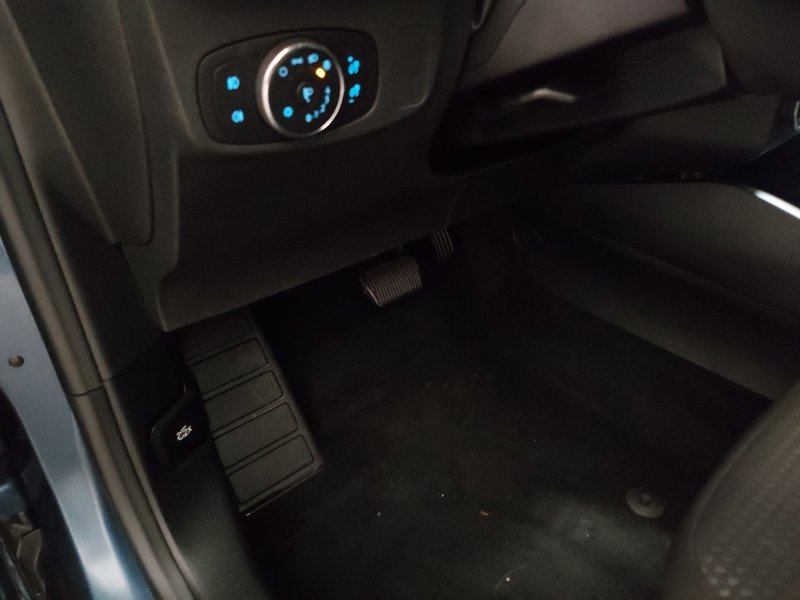 Ford Focus Turnier 1.5 EcoBlue automatik Cool&Connect • LED • navigacija — 7