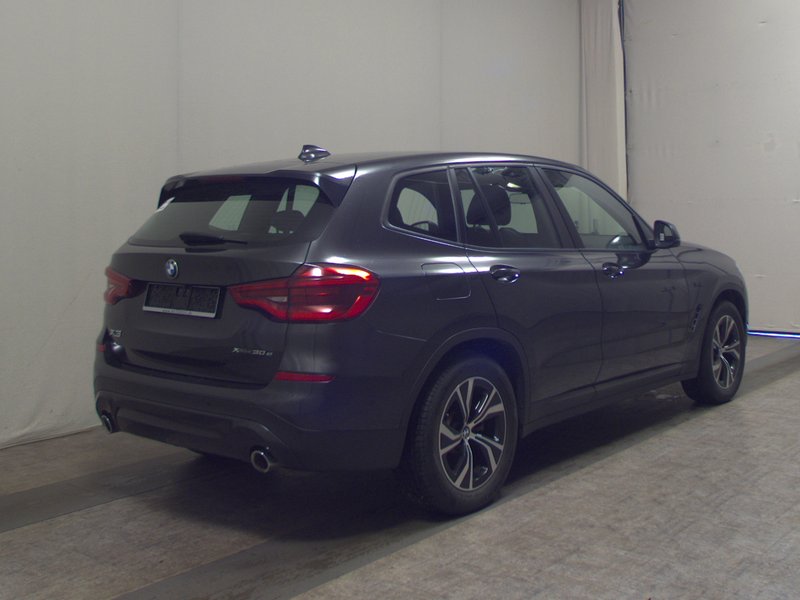 BMW X3 xDrive30e automatik Advantage • Full LED • digitalni instrumenti — 4