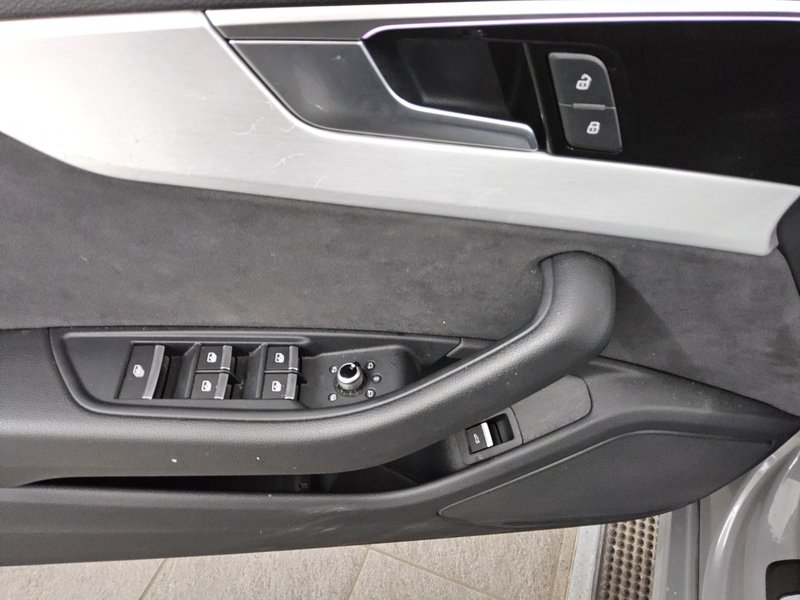 Audi A5 45 TFSI quattro S line automatik • LED — 10