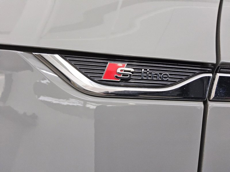 Audi A5 45 TFSI quattro S line automatik • LED — 12