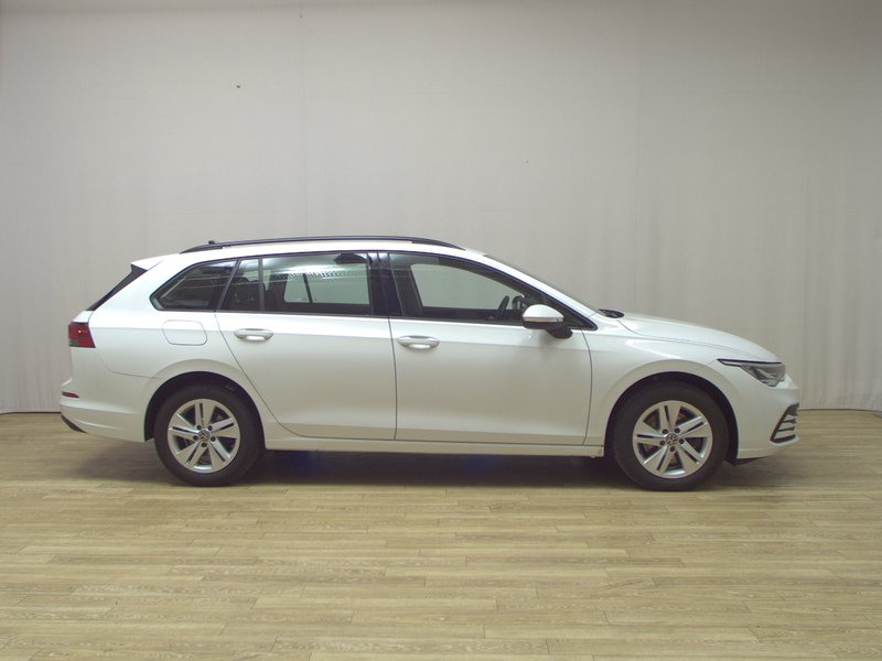 Volkswagen Golf 8 Variant 2.0 TDI automatik Life • ACC • Full LED