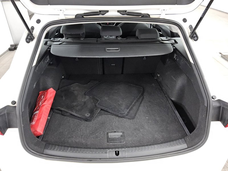 SEAT Leon ST 2.0 TDI automatik Style • Full LED • digitalni instrumenti — 12