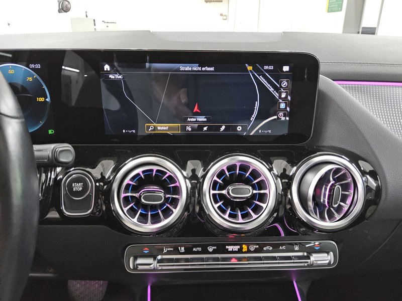 Mercedes-Benz EQA 250 Edition 1 AMG • panorama • koža — 7