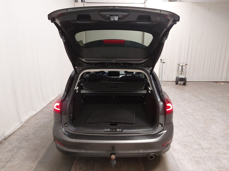 Ford Focus Turnier 1.5 automatik EB Titanium • LED • navigacija — 16