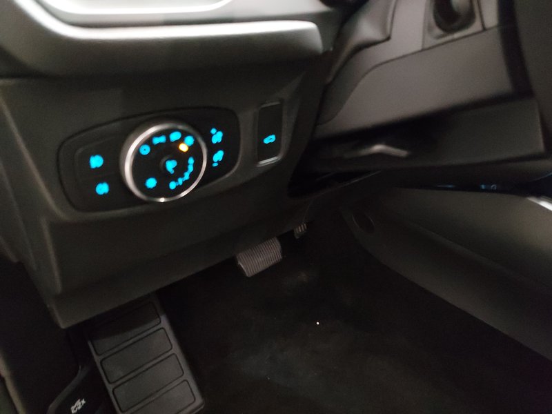 Ford Focus Turnier 1.5 automatik EB Titanium • LED • navigacija — 7