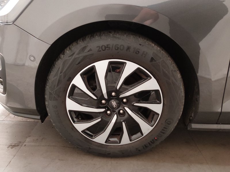 Ford Focus Turnier 1.5 automatik EB Titanium • LED • navigacija — 8