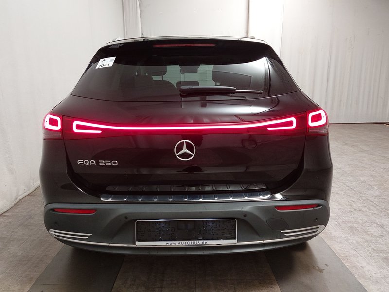Mercedes-Benz EQA 250 Progressive • ACC • Full LED — 14
