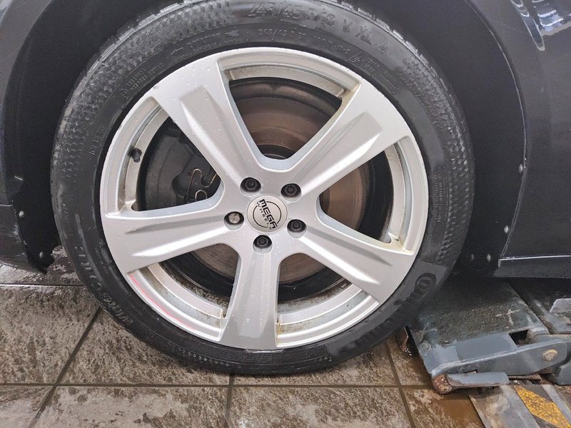 Volvo V90 T8 AWD Hybrid Inscription automatik • panorama • ACC — 11