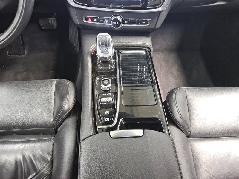 Volvo V90 T8 AWD Hybrid Inscription automatik • panorama • ACC — 6