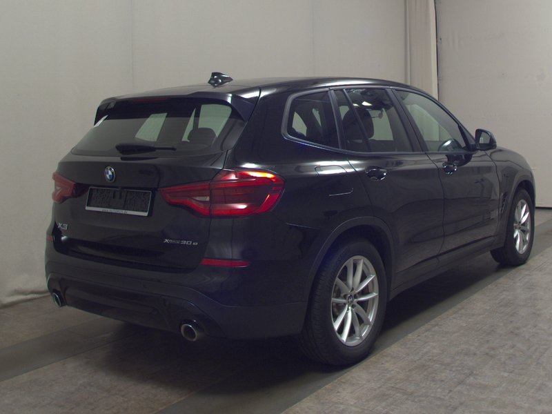 BMW X3 xDrive30e Advantage automatik • panorama • 360° kamera — 4